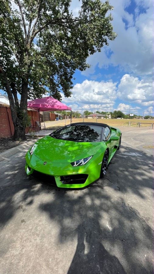 Magic Bubbles Hand Car Wash — Lamborghini Huracán